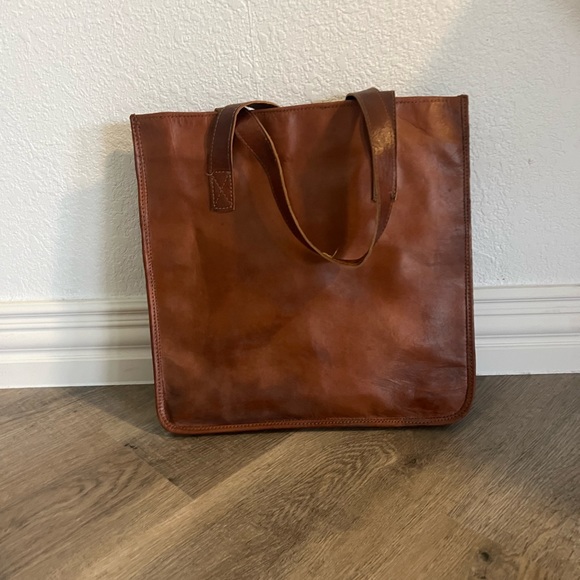 leather tote - Picture 2 of 2